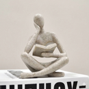 Escultura Decorativa “Pensador com Livro”